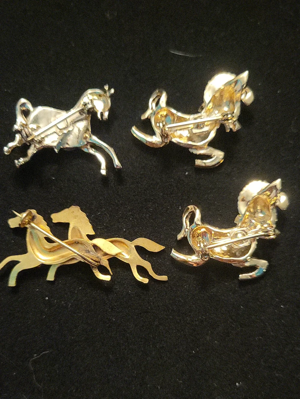 Gold & Red Horse Brooch Set